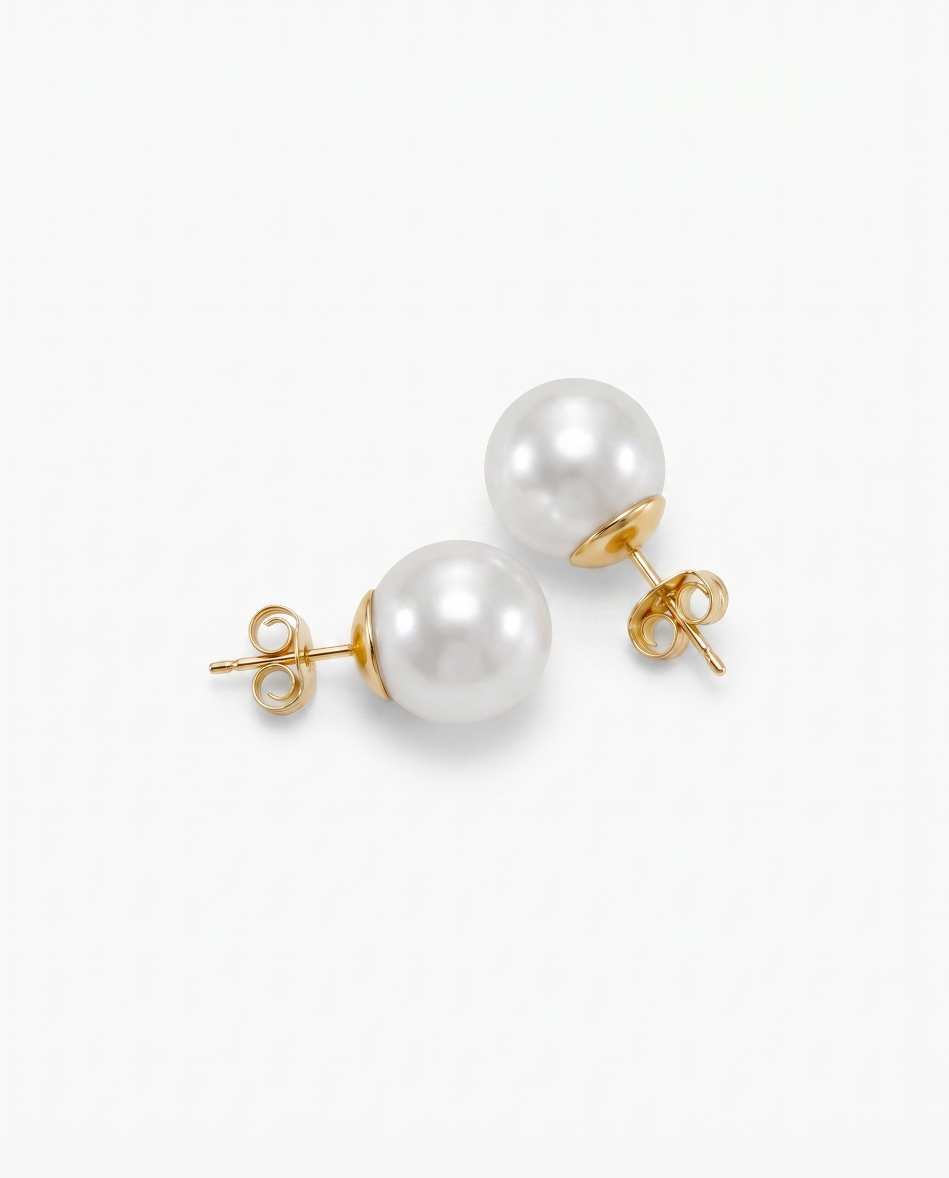 Delani Jewelry's Satya Pearl Stud Earring product photo. Earrings are waterproof, tarnish-proof and have a lifetime color guarantee.